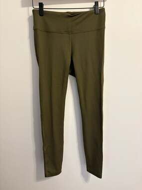 Outdoor Voices TechSweat Leggings in Olive Green Size Small